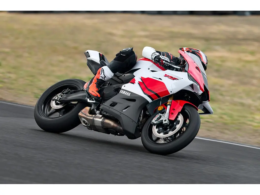 2027 Yamaha YZF-R9 Raven