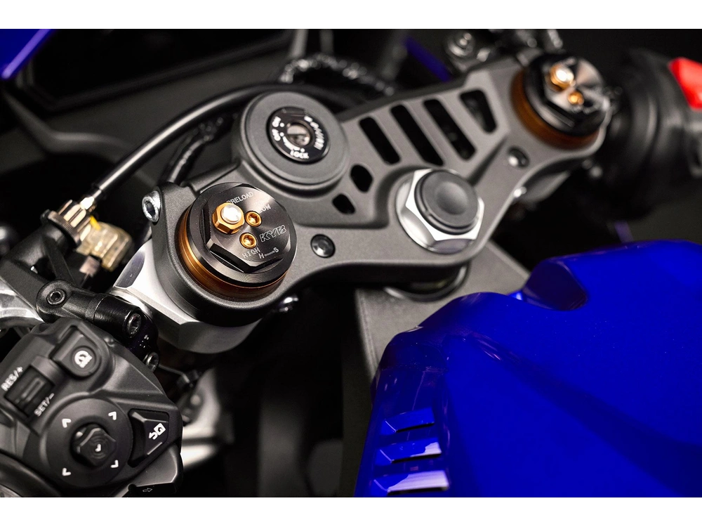 2027 Yamaha YZF-R9 YZF-R9 Raven alt
