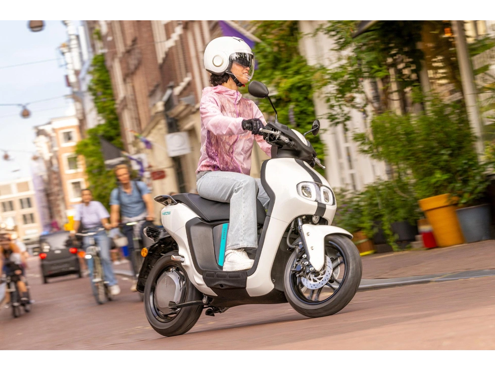 Yamaha NEO'S NEO'S Blanc électrique 2026 alt