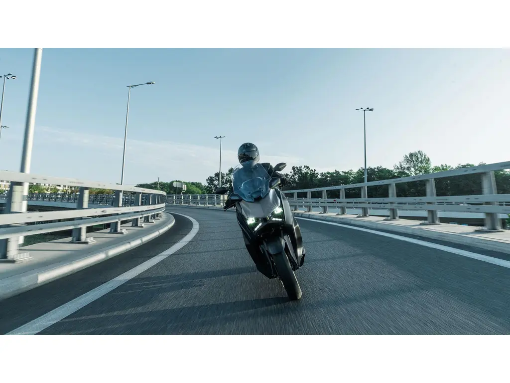 2026 Yamaha XMAX Midnight Black