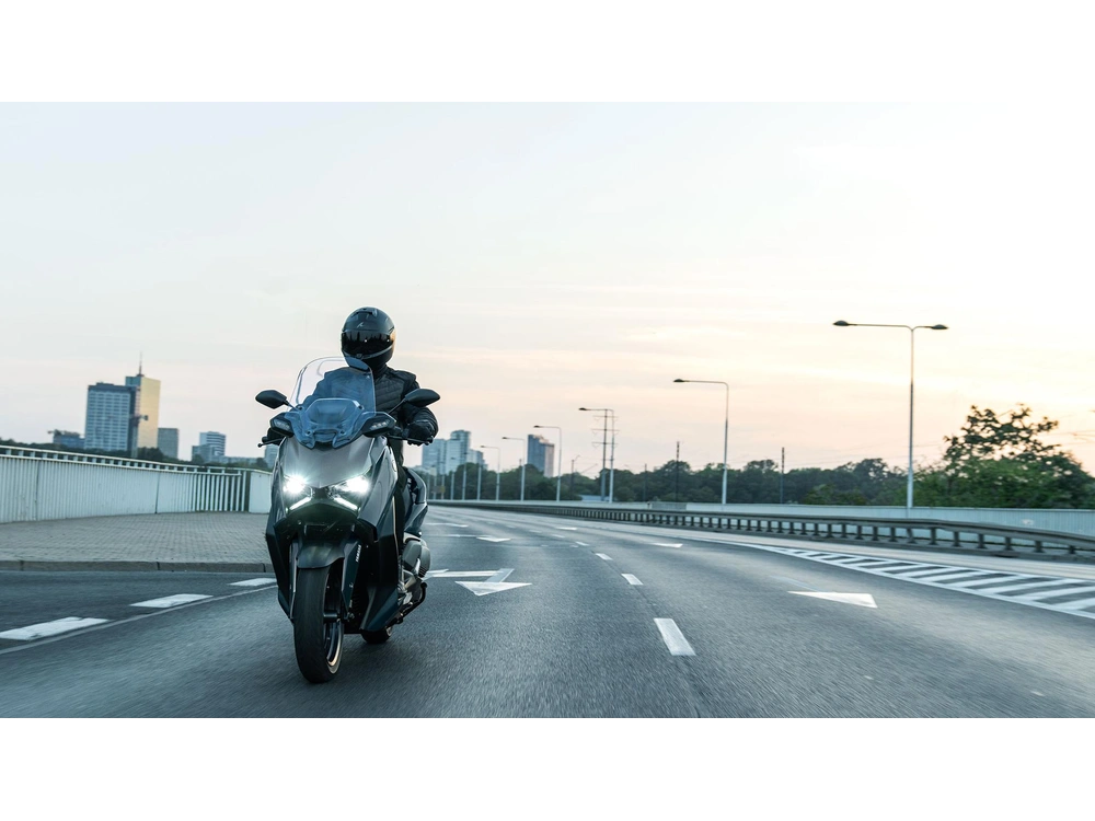 2025 Yamaha XMAX XMAX Midnight Black alt