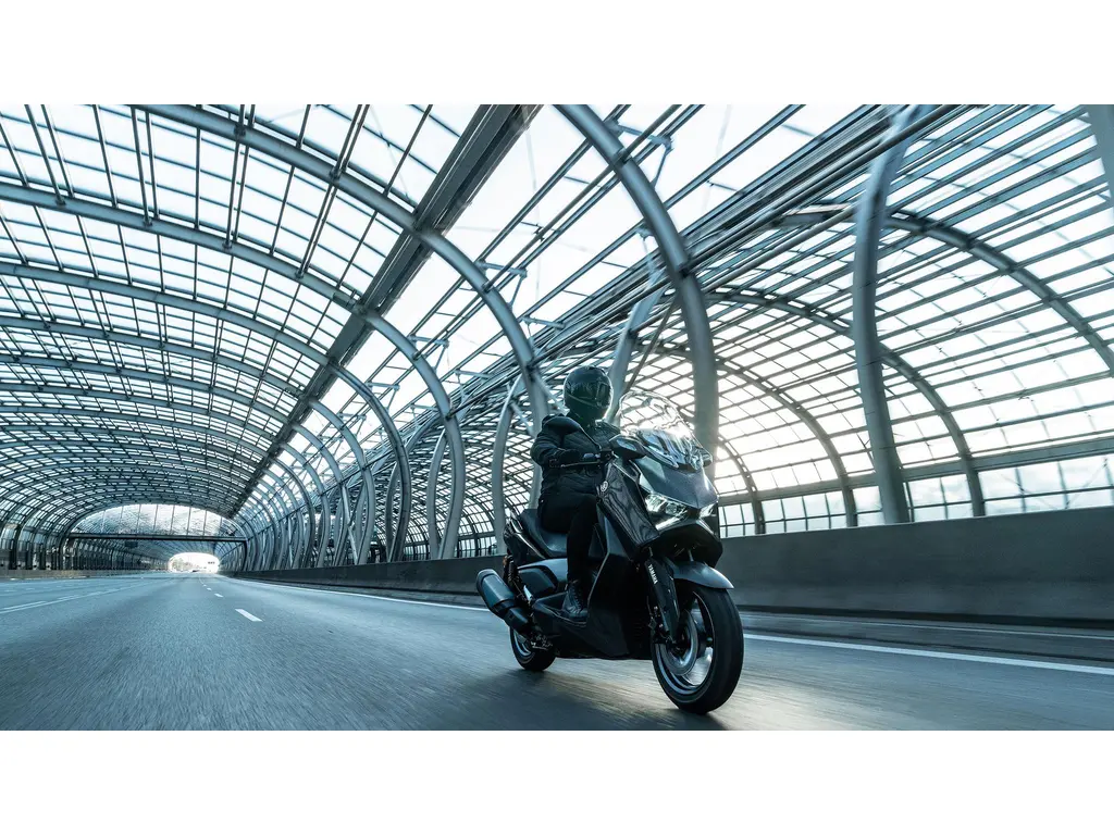 2026 Yamaha XMAX Midnight Black