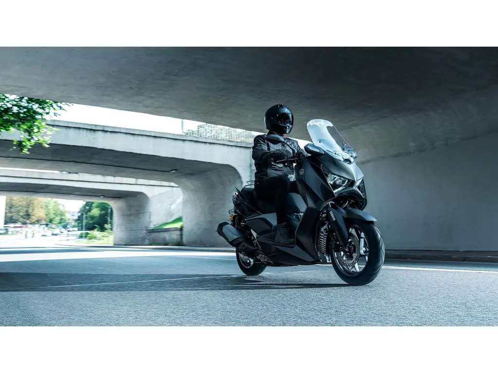 2026 Yamaha XMAX Midnight Black