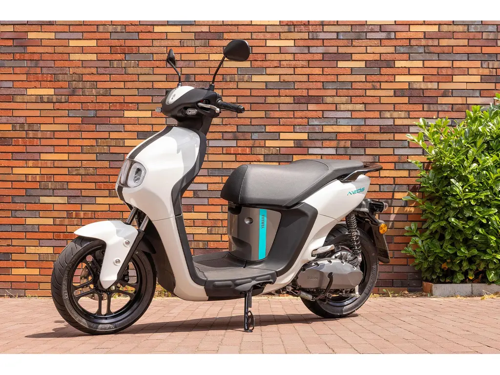 Yamaha NEO'S Blanc électrique 2026
