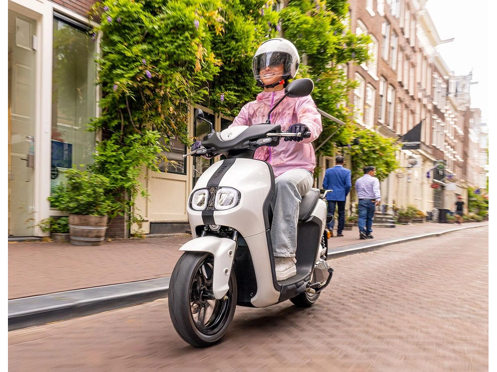 Yamaha NEO'S NEO'S Blanc électrique 2026 alt
