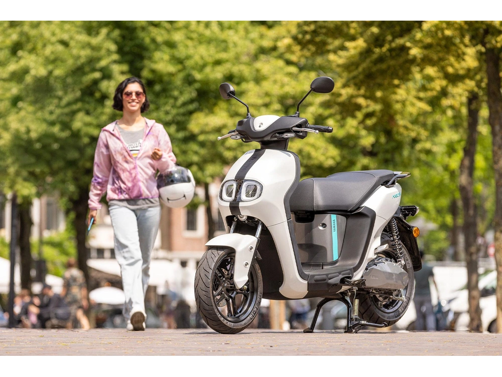 Yamaha NEO'S NEO'S Blanc électrique 2026 alt