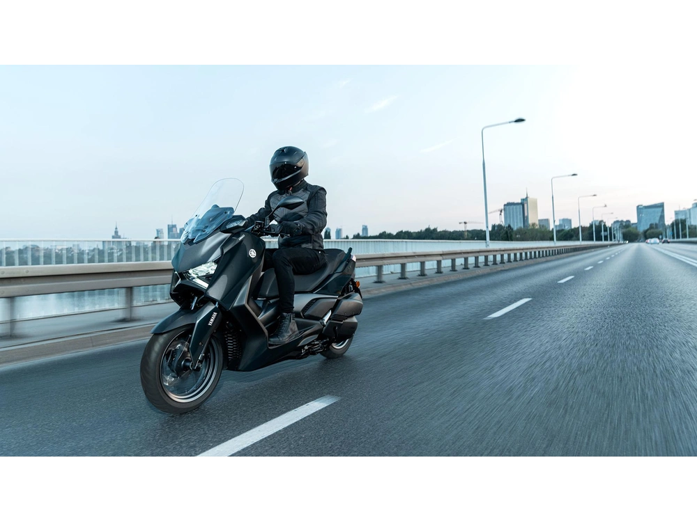 2025 Yamaha XMAX XMAX Midnight Black alt