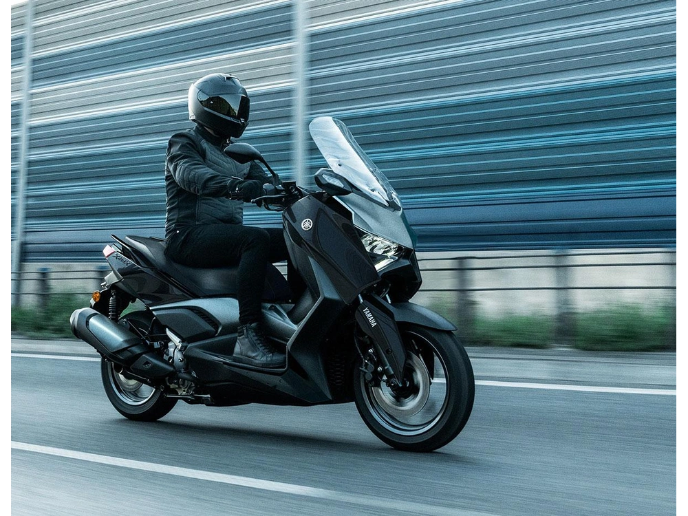 2025 Yamaha XMAX XMAX Midnight Black alt