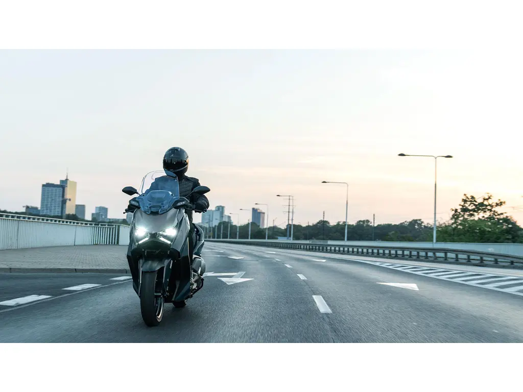 2026 Yamaha XMAX Midnight Black