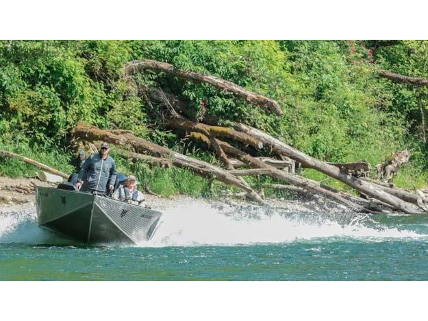 2027 Willie Boats Predator Predator 2072 Forward Helm
