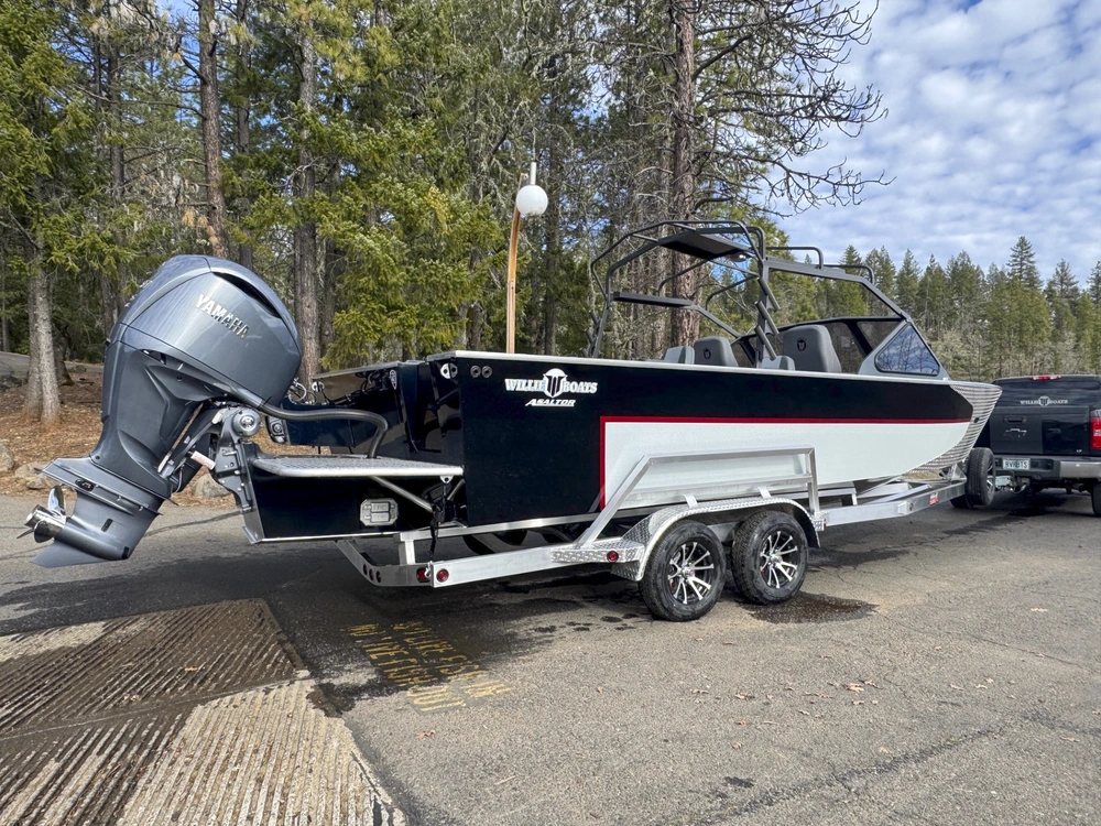 2027 Willie Boats Asaltor Asaltor Forward Helm Asaltor
