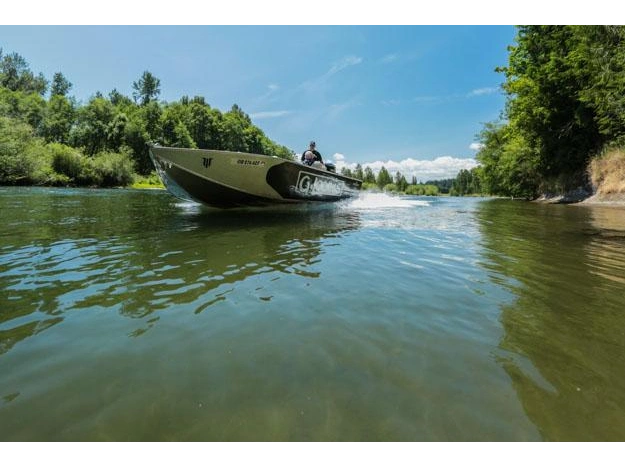 2027 Willie Boats Predator Predator 2072 Forward Helm