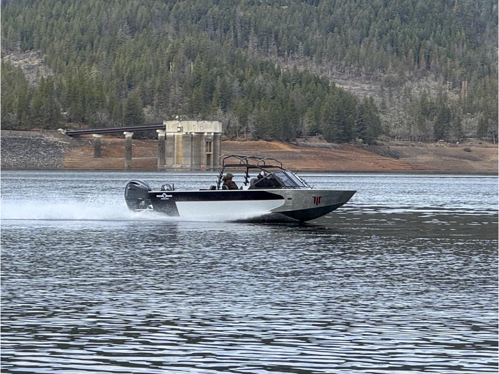 2027 Willie Boats Asaltor Asaltor Forward Helm Asaltor