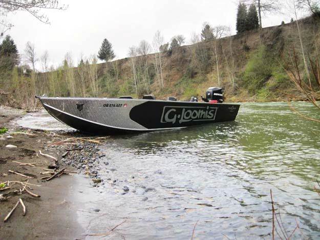 2027 Willie Boats Predator Predator 2072 Forward Helm