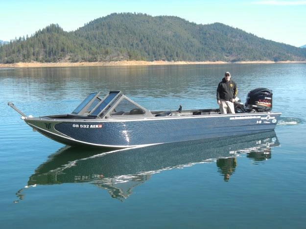 2027 Willie Boats Fuzion Fuzion 2072