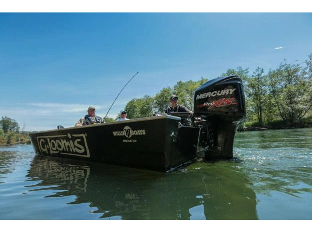 2027 Willie Boats Predator Predator 2072 Forward Helm