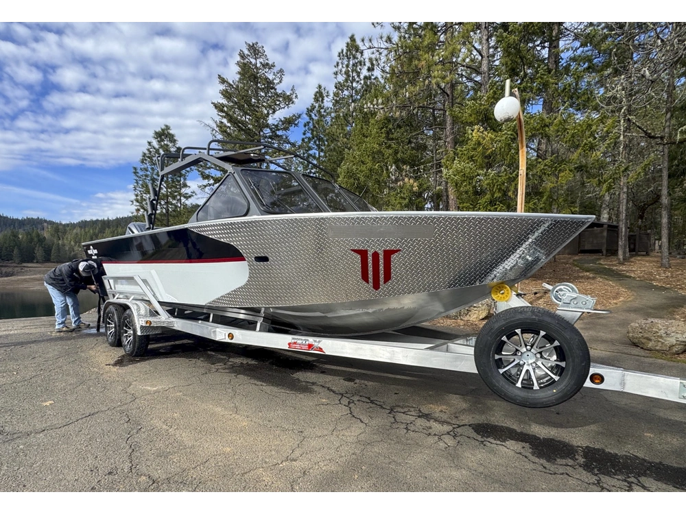 2027 Willie Boats Asaltor Asaltor Forward Helm Asaltor