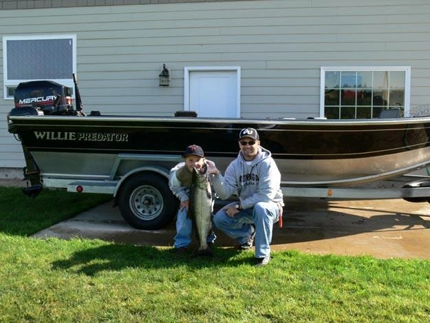 2027 Willie Boats Predator Predator 2072 Forward Helm
