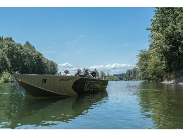 2027 Willie Boats Predator Predator 2072 Forward Helm