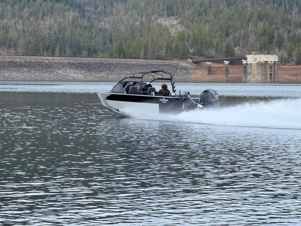 2027 Willie Boats Asaltor Asaltor Forward Helm Asaltor