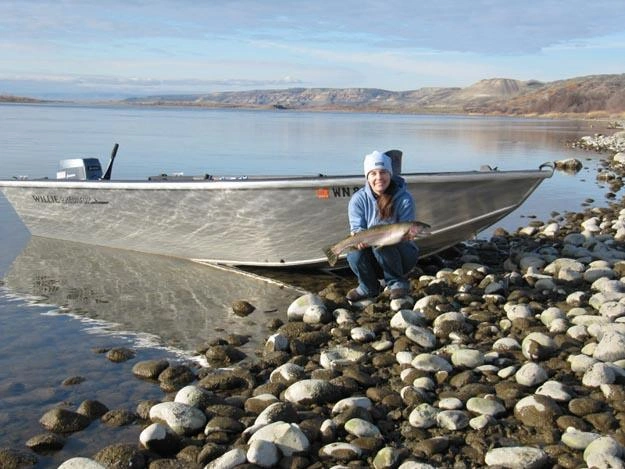 2027 Willie Boats Predator Predator 2072 Forward Helm