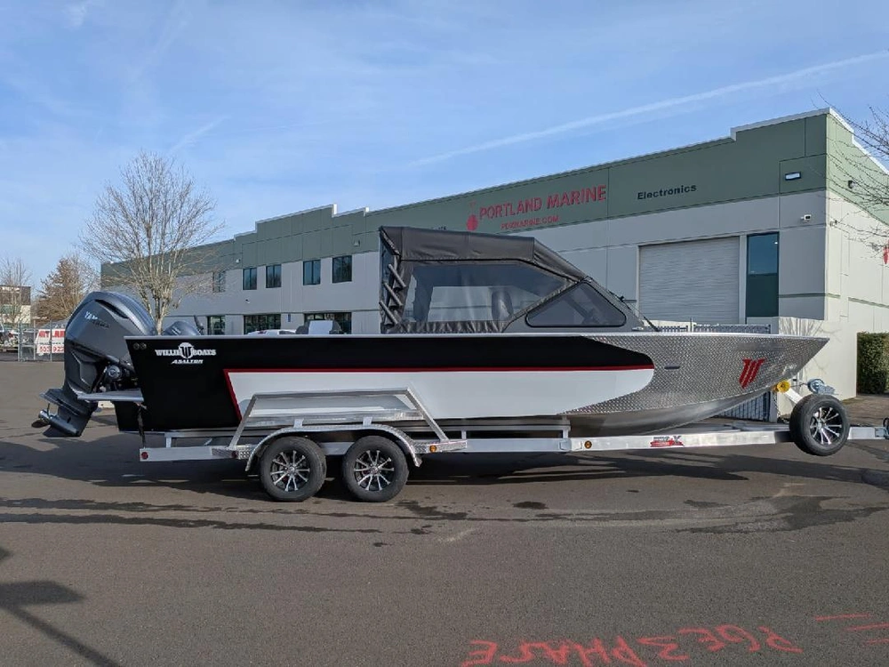 2027 Willie Boats Asaltor Asaltor Forward Helm Asaltor