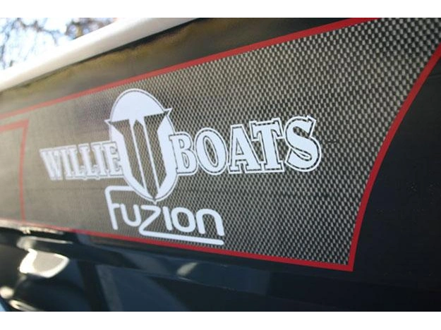 2027 Willie Boats Fuzion Fuzion 2072