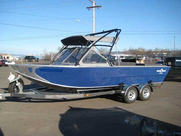 2027 Willie Boats Nemesis Nemesis 2178 Forward Helm