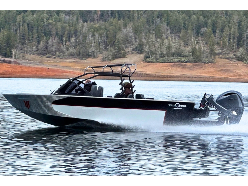 2027 Willie Boats Asaltor Asaltor Forward Helm Asaltor