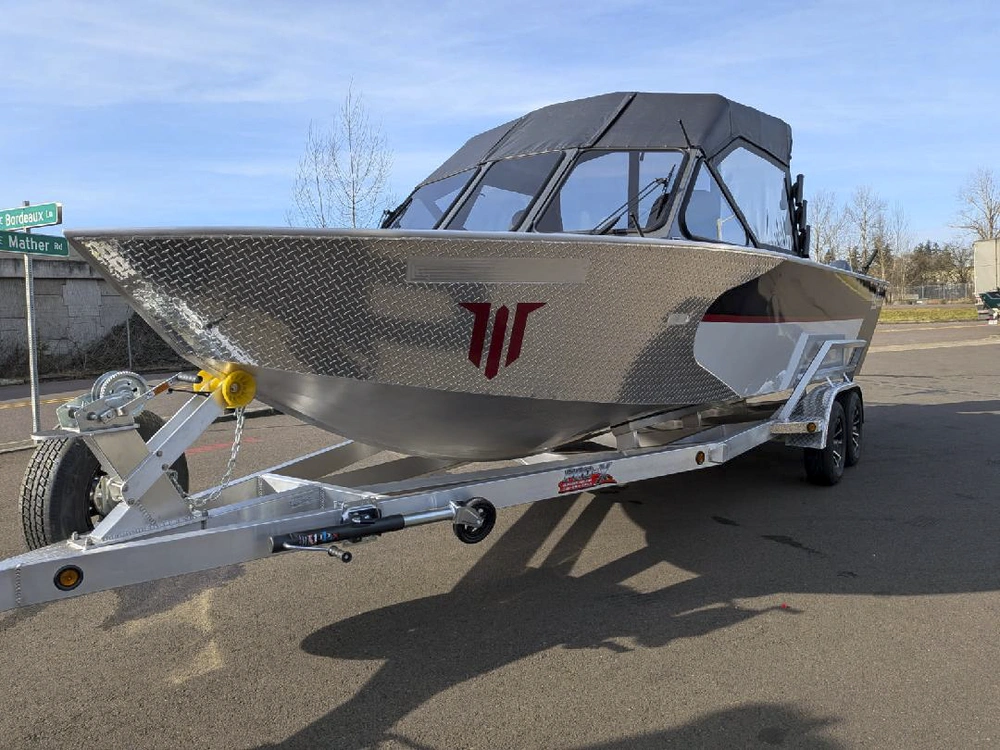 2027 Willie Boats Asaltor Asaltor Forward Helm Asaltor
