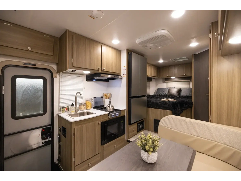 Coachmen Freelander Class C Freelander Class C 21QSS 2027