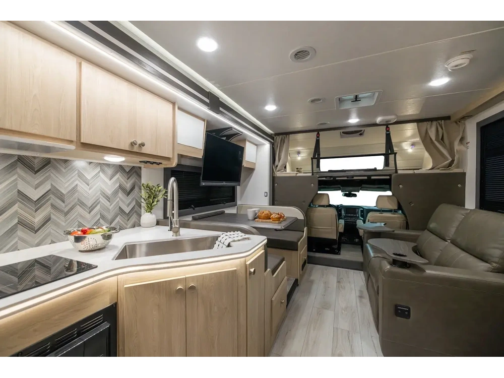 2027 Coachmen Entourage Class C Entourage Class C 320LV alt