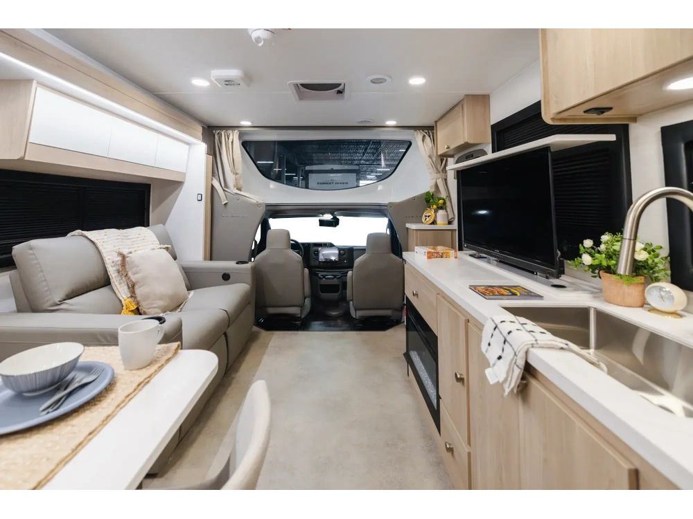 2027 Coachmen Concord Class C Concord Class C 320SS alt