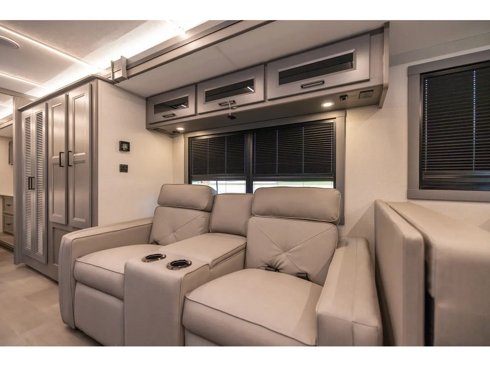 2027 Coachmen Encore Class A Motorhome Encore Class A Motorhome 335FS alt