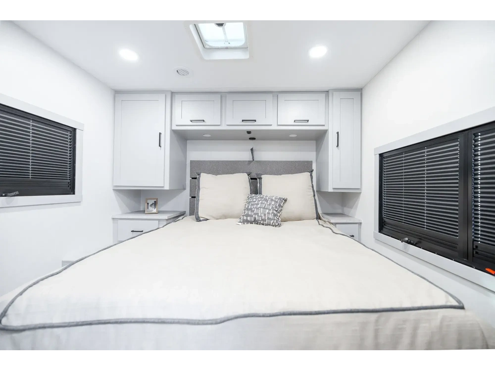 Coachmen Pursuit Class A Pursuit Class A 27XPS 2027