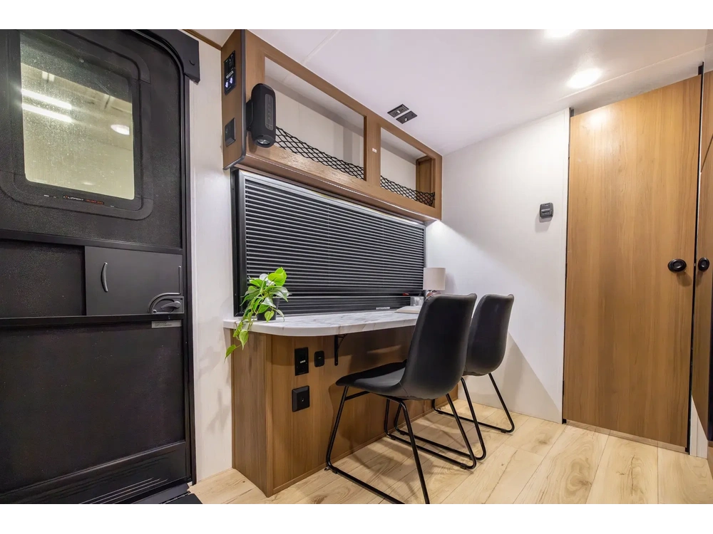 Coachmen Apex Nano Apex Nano 181RB 2027 alt