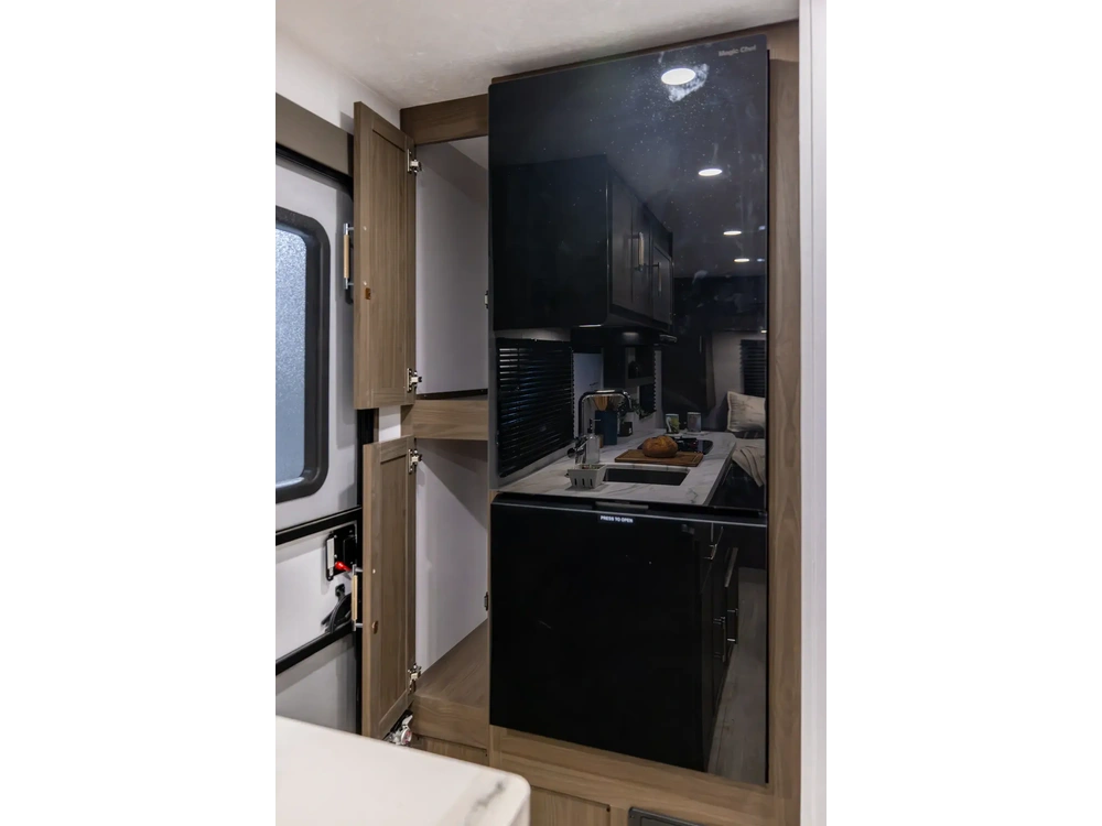 2027 Coachmen Freedom Express Select Freedom Express Select 19SE alt