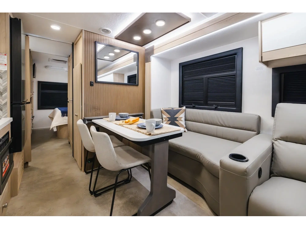 Coachmen Concord Class C Concord Class C 320SS 2027 alt