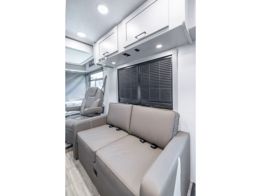 2027 Coachmen Pursuit Class A Pursuit Class A 27XPS