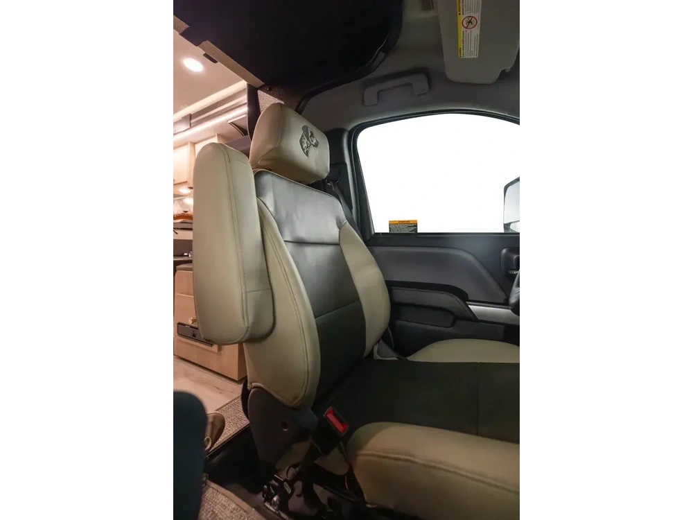 2027 Coachmen Entourage Class C Entourage Class C 320LV alt