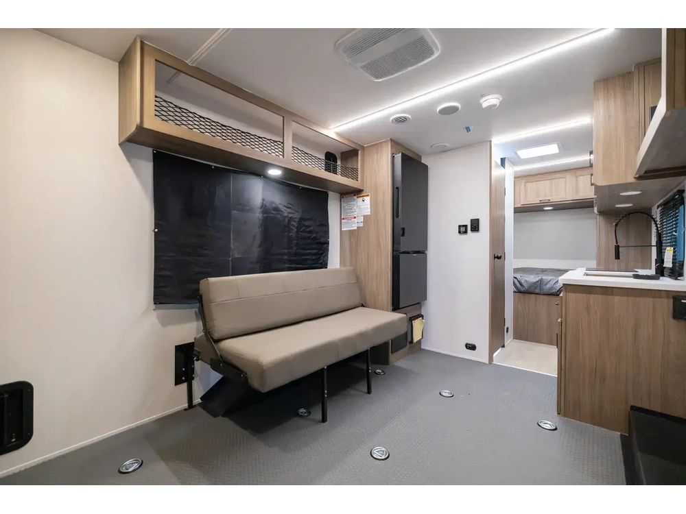 2027 Coachmen Adrenaline Adrenaline 18LT alt