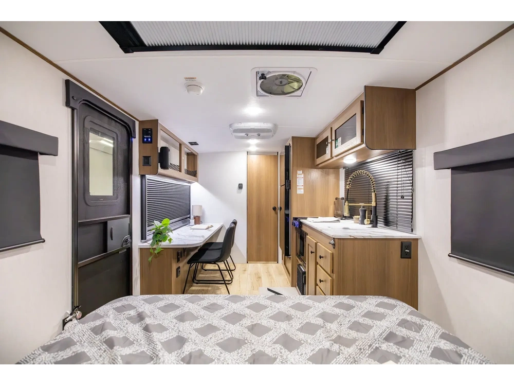 2027 Coachmen Apex Nano Apex Nano 181RB alt