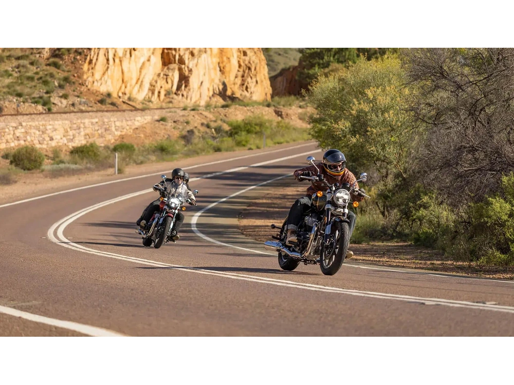 2026 Royal Enfield Super Meteor 650 Super Meteor 650 ASTRAL BLACK