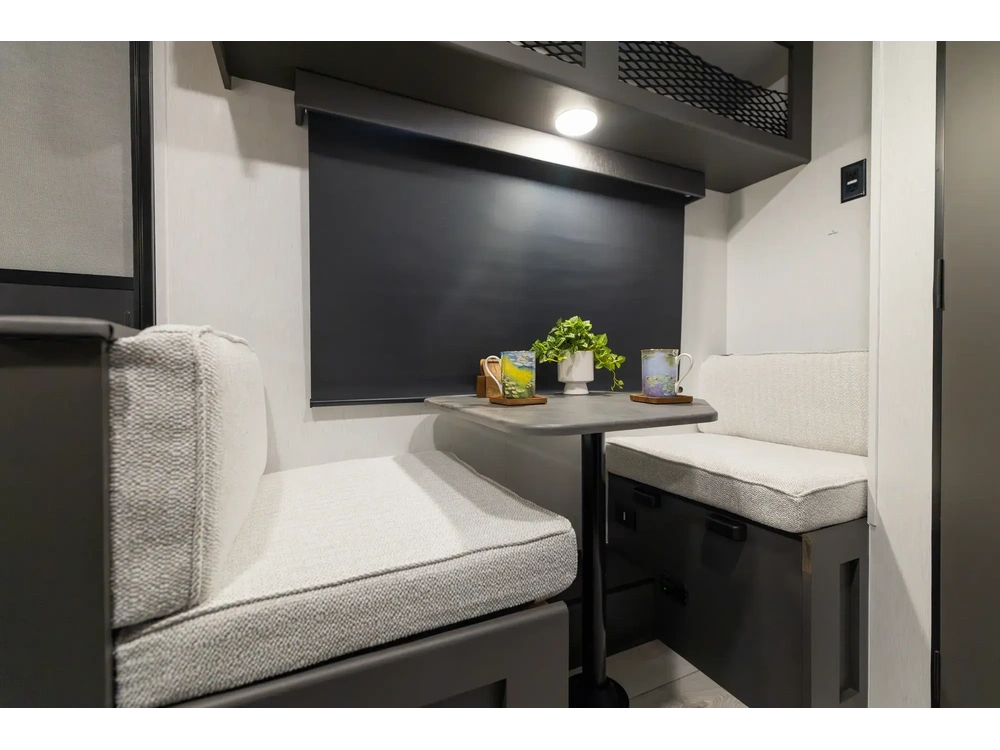 Coachmen Remote Remote 12.1R 2027