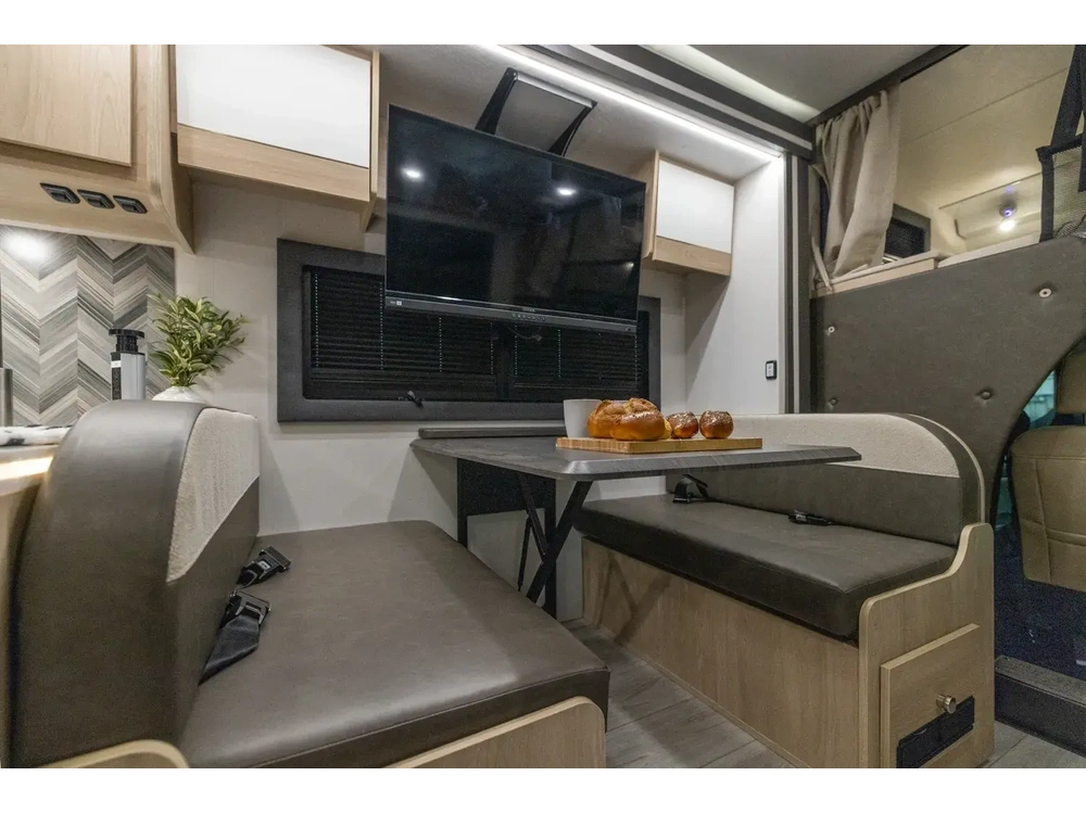 Coachmen Entourage Class C Entourage Class C 320LV 2027 alt