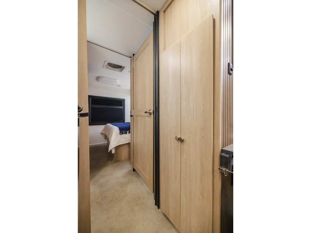 Coachmen Concord Class C Concord Class C 320SS 2027 alt