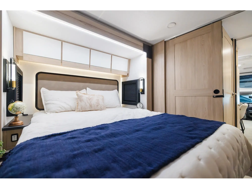 2027 Coachmen Concord Class C Concord Class C 320SS alt