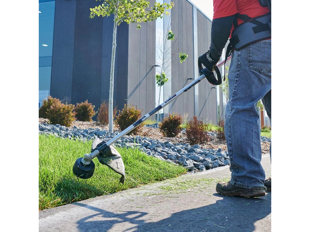 2026 Toro 60V MAX* Revolution® 16 in. (40.6 cm) Brushless String Trimmer - Battery Not Included 60V MAX* Revolution® 16 in. (40.6 cm) Brushless String Trimmer - Battery Not Included
