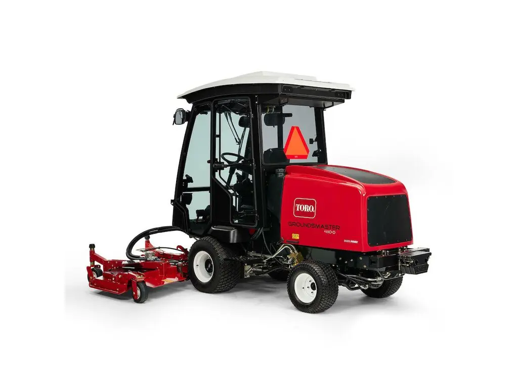 Toro Groundsmaster® 4110-D avec cabine de sécurité toutes saisons 2026