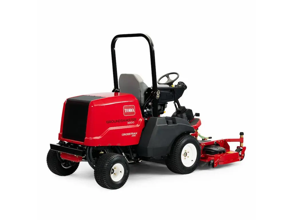 Toro Groundsmaster® 3200 – 18,4 kW (24,7 cv) avec CrossTrax® 4RM 2026